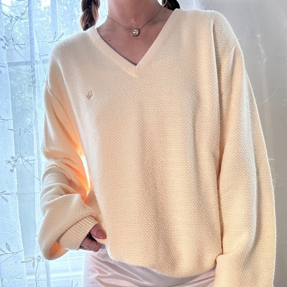 Christian Dior vintage knit pastel yellow sweater - Picture 7 of 8